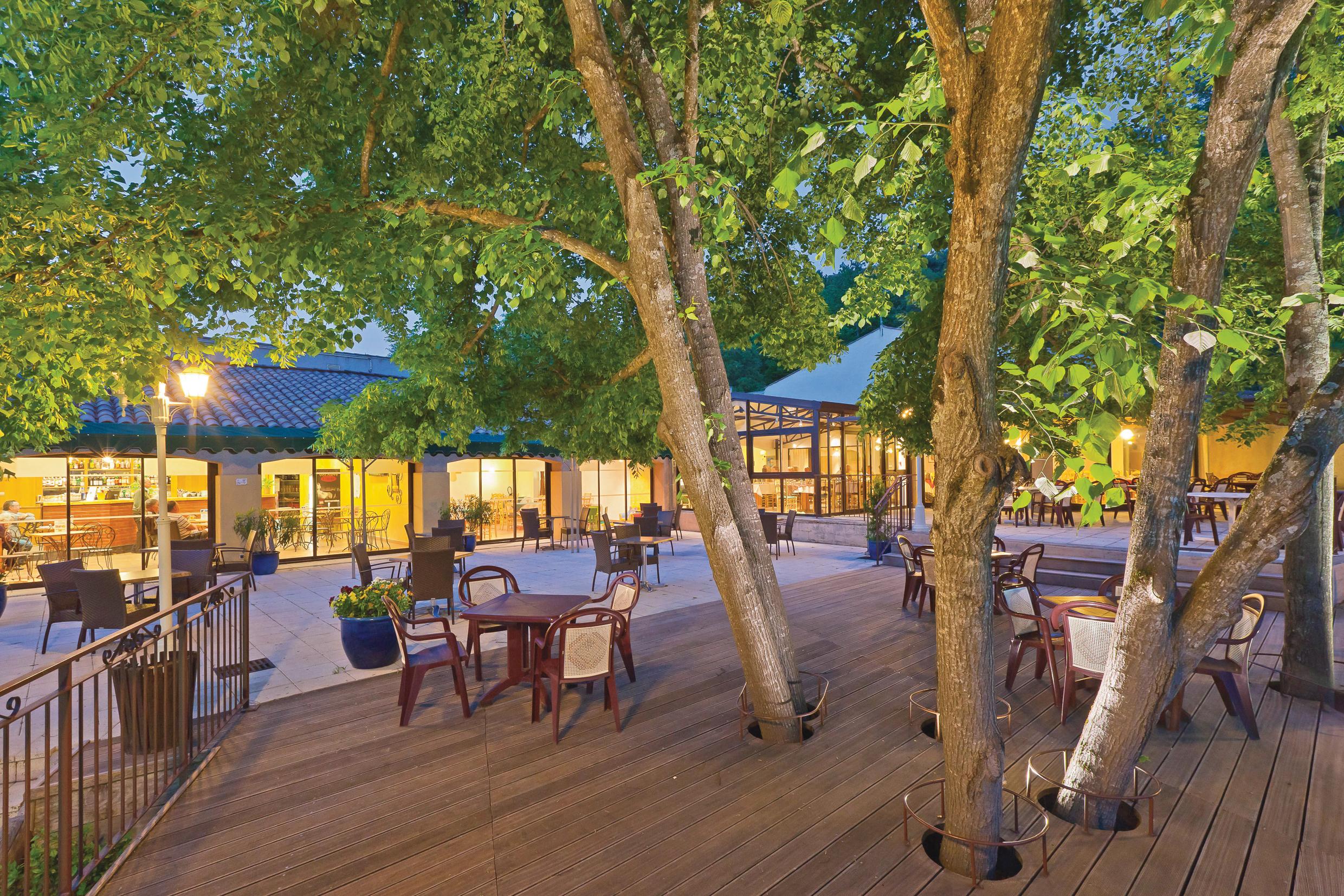 Club Vacances Bleues Domaine De Chateau Laval Греу-ле-Бен Екстер'єр фото